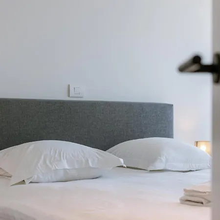 Ferienhaus Coastal Getaway - Free Parking & Balcony - Baldus - 200m From *